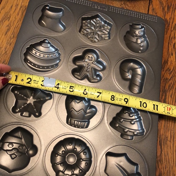 Sweet Creations Christmas Cookies Pan - Picture 7 of 8